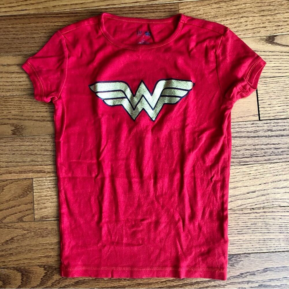 Gap Kids X DC Comics Crewneck Wonder woman Emblem Red T-shirt Girl’s Size 14